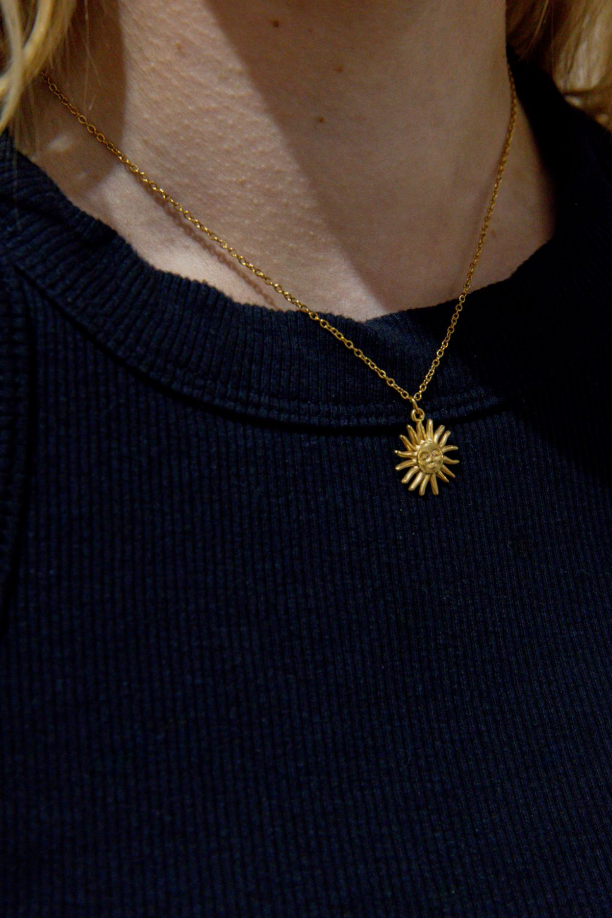 Sun Drop Pendant Necklace in Gold
