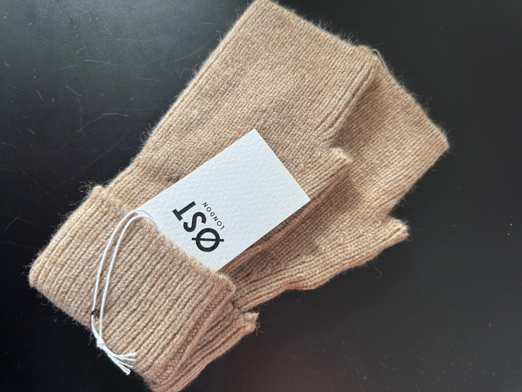 Wool mittens - taupe