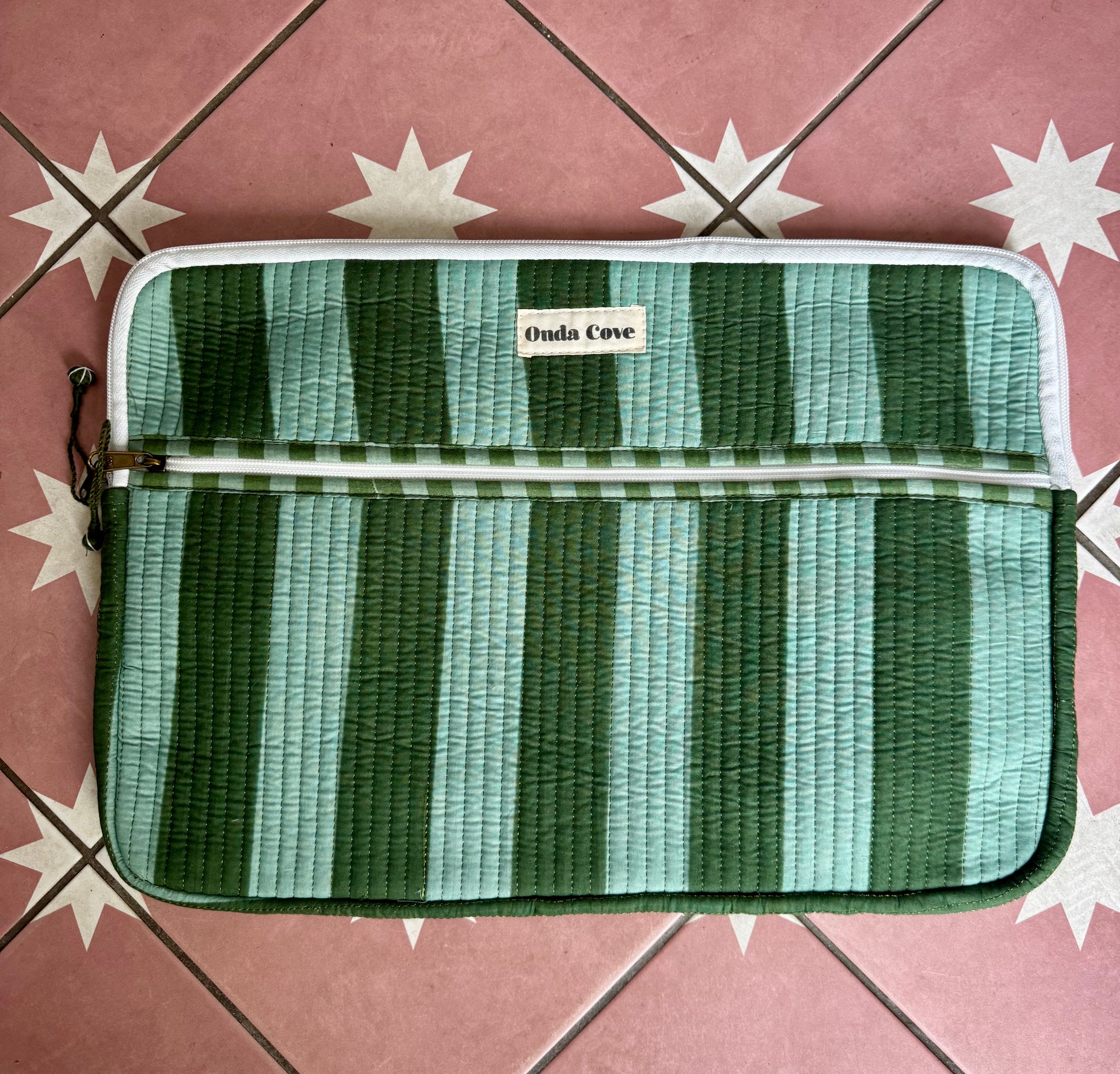 Quilted Laptop Sleeve - Forest green stripe