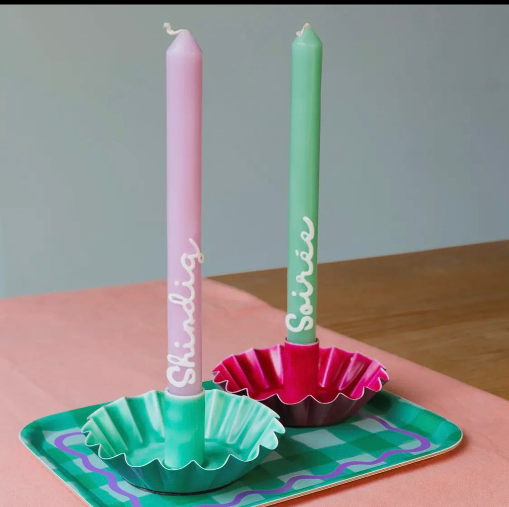 Metal scallop edge candle holder