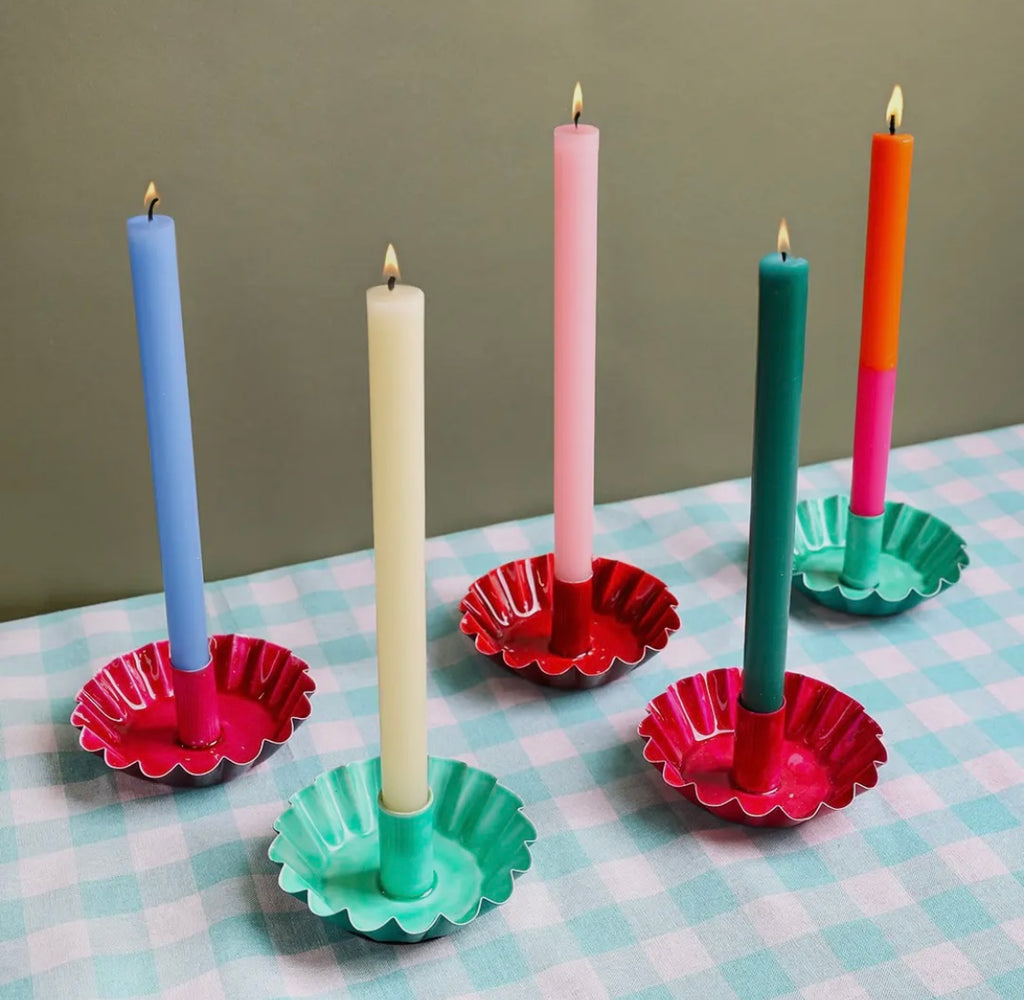 Metal scallop edge candle holder