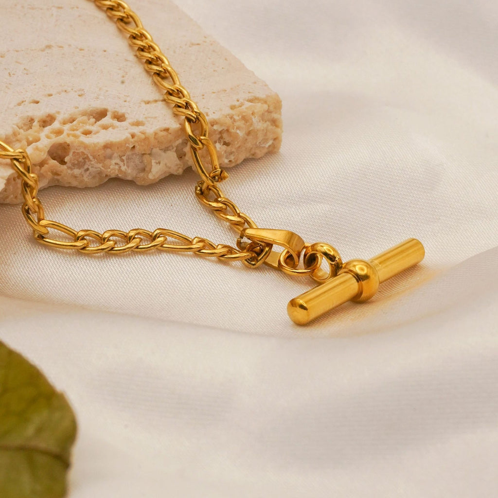 Curb Chain T-Bar Necklace (Gold)