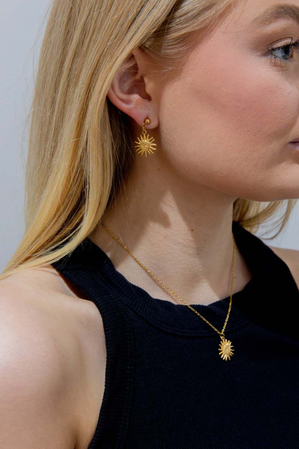 Sun Drop Pendant Necklace in Gold